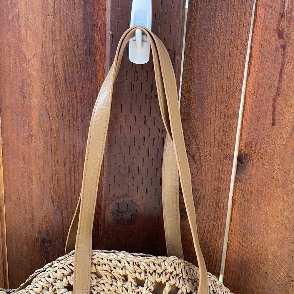 Raffia Bag Tote, Round Bag, Straw Handbag Used - Picture 7 of 7